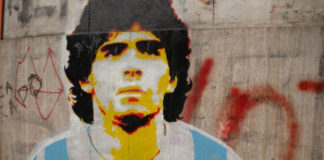 Μαραντόνα: Ένας κοινωνικός ηγέτης που έγινε ποδοσφαιρικός θρύλος